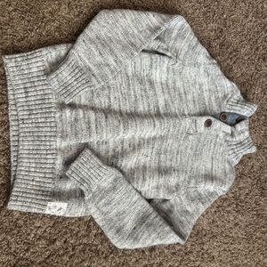 Gray Knit Sweater with Button‎ Collar